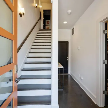 Luxury Double Townhomes With Two Huge Sky Rooftops Holiday home Nashville