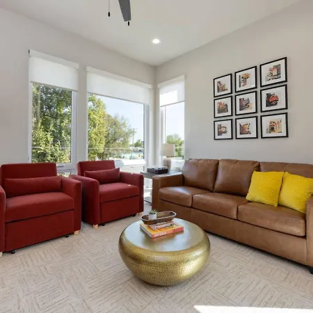 Music Abode And Cowgirl Up Dual Townhomes Holiday home Nashville