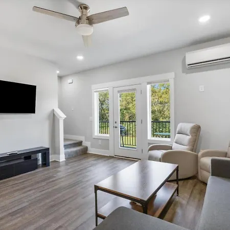 Massive 3 Bedroom With Garage Parking Holiday home *