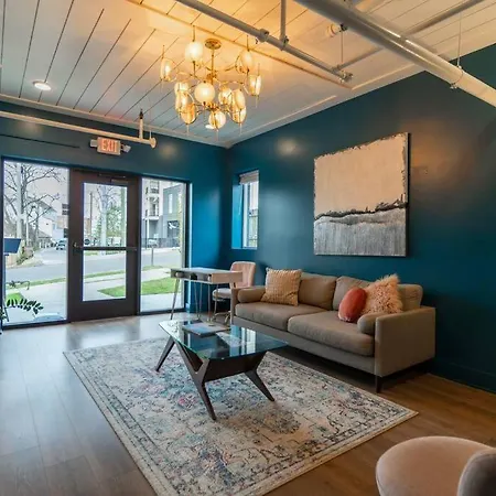 Apartment West End 4 Bd,4bath Walk To Bars-close To Broadway
