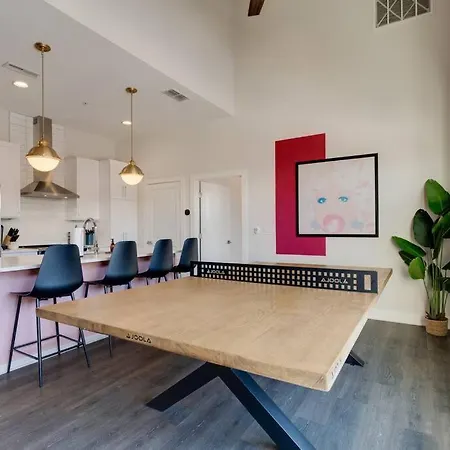 West End 4 Bd,4bath Walk To Bars-close To Broadway