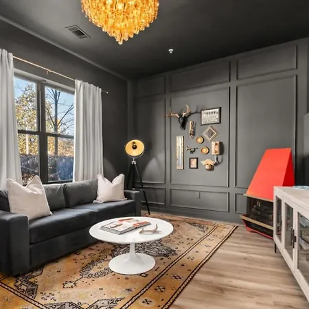 Music Row Pearls With Vandy And Belmont At Your Doorstep Apartment Nashville