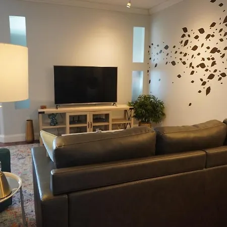 Nashville's Music Row Wants To You! Apartment *