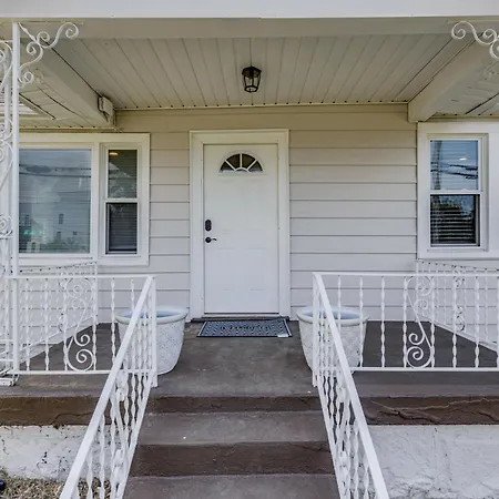Midtown, Centennial, Vanderbilt Cozy, Cute, Private, And Very Convenient - 607 28th Ave. Unit A Holiday home *