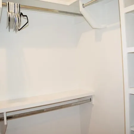 Luxe Retreat! 7mins Near Downtown Nashvegas!