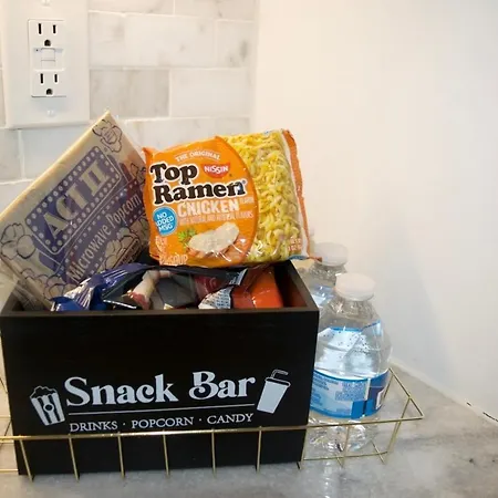 Holiday home Luxe Retreat! 7mins Near Downtown Nashvegas! *