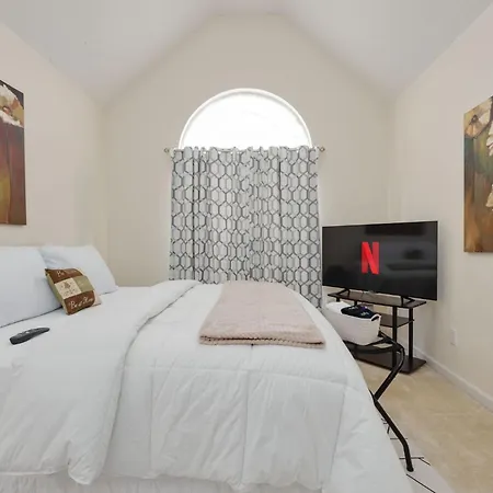 Monthly Rental Property, 30 Plus Days Or More- Send Us A Message For More Details! Holiday home *