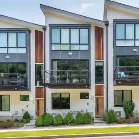 Holiday home Rare Gem Near Downtown-sleeps 10 Nashville