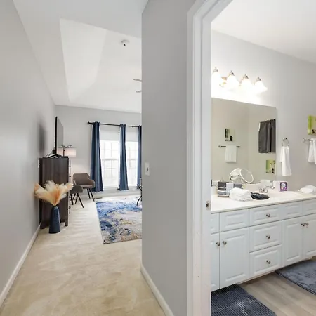 Holiday home Monthly Rental Property, 30 Plus Days Or More- Send Us A Message For More Details! Nashville