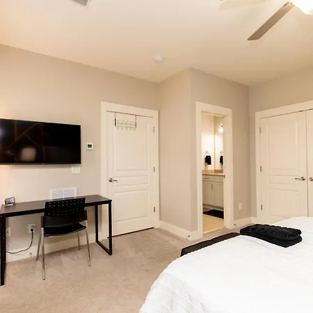 Cashville Near Music Row Private Balcony Holiday home