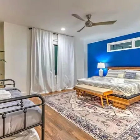 Holiday home New 4bdrm House With Views, Pool Table, 5min To Downtown! Sleeps 22! Nashville
