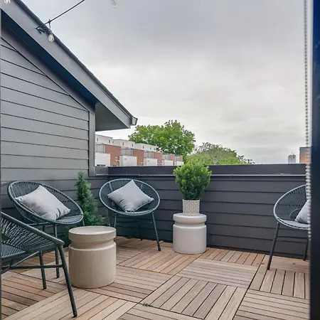 7br Retreat, Rooftops, Garages, Walkable To Faves 5 Mins To Nissan Stadium, Less Than 10 Mins To Broadway, 24 Hr Hospitality, Great For Groups Nashville