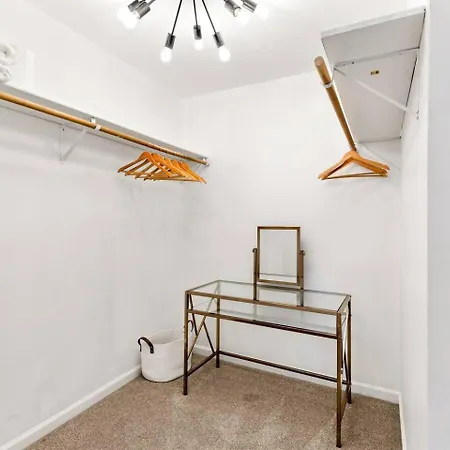 Perfect Sleep 20 Downtown 10 Queen Beds Holiday home Nashville