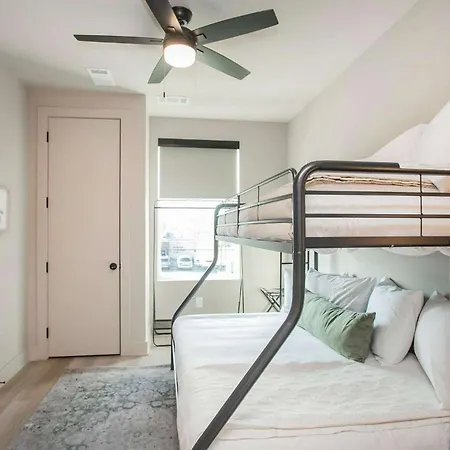 Chic 2br With Loft In East Nash Sleeps 6 *