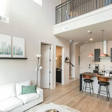 Chic 2br With Loft In East Nash Sleeps 6 Apartment