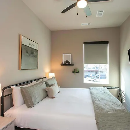 Chic 2br With Loft In East Nash Sleeps 6 Apartment Nashville