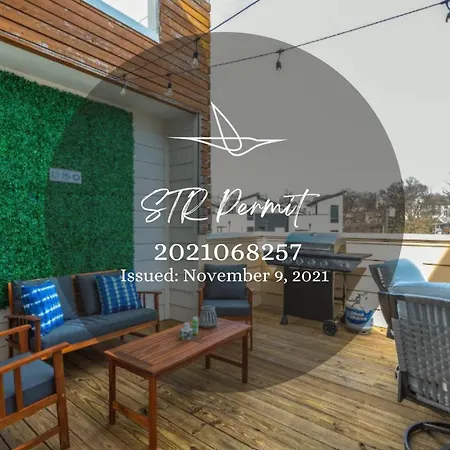 5 Mins To Belmont And Vandy, Rooftop Deck, Garage, 4 Bedroom With Rooftop And Grill, 10 Mins To Broadway, Perfect For Groups, 24 Hour Hospitality, Also Available For Long Term * Nashville