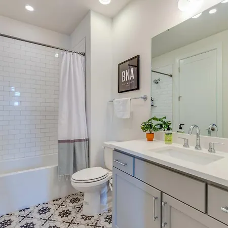 Belmont Music Row 4 Bed, Rooftop, 10 Minutes To Dt, 24 Hour Hospitality Team, Perfect For Groups, 7 Miles To Airport Nashville