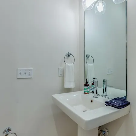 Belmont Music Row 4 Bed, Rooftop, 10 Minutes To Dt, 24 Hour Hospitality Team, Perfect For Groups, 7 Miles To Airport