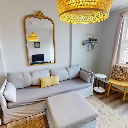 Humphreys St Apartment