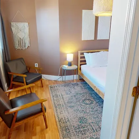 Humphreys St Apartment