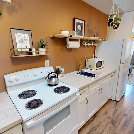 Humphreys St Apartment Nashville