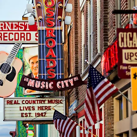 Hotel Express Nashville-downtown - Broadway By Ihg