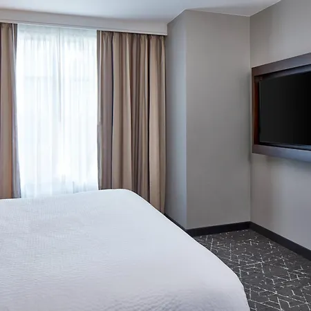 By Marriott Downtown/convention Center Hotel