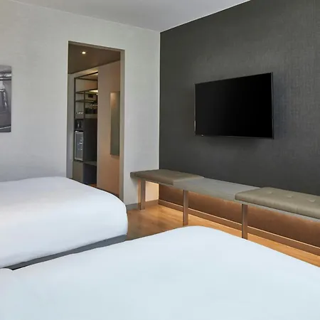 Ac Downtown 4*