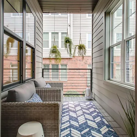Chic Vandy With Garage - 3 Miles To Broadway Holiday home *