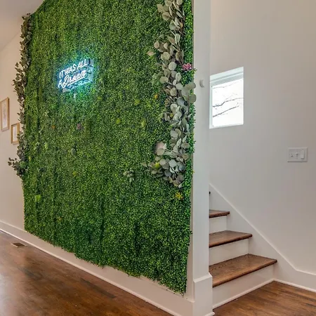 Luxury Hillsboro Village Rooftop Retreat Sleep 12 W Chef S Kitchen Smart Tvs & Garage Walk To Vanderbilt Pancake Pantry & Boutique Shopping Minutes To Broadway 12 South & The Parthenon 24 7 Hospitality