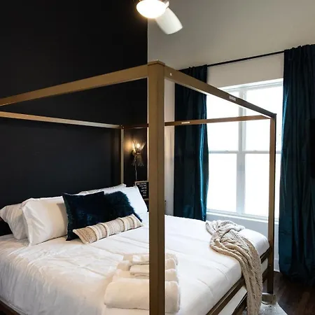 Luxe Hillsboro Village Homes For 24 With 4 Patios, Rooftops And Garage Parking, Gourmet Kitchens And Smart Tvs, Walk To Vanderbilt, Pancake Pantry And Fido, 24hr Hospitality, 10 Min To Broadway And The Parthenon *