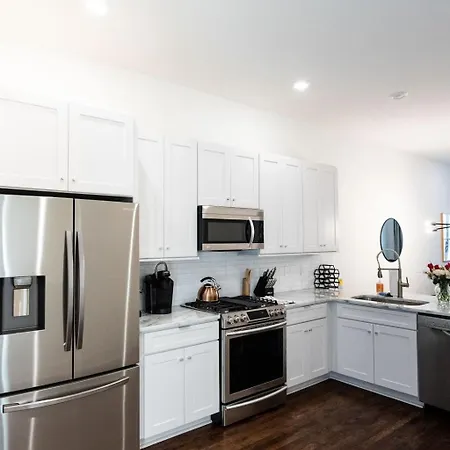 Luxe Hillsboro Village Homes For 24 With 4 Patios, Rooftops And Garage Parking, Gourmet Kitchens And Smart Tvs, Walk To Vanderbilt, Pancake Pantry And Fido, 24hr Hospitality, 10 Min To Broadway And The Parthenon * Nashville
