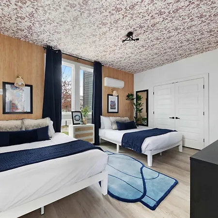 The Iris - Walk To Dining And Nightlife Rooftop! Holiday home