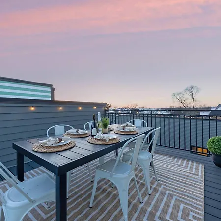 The Camellia - Rooftop Patio & Dog Friendly! Holiday home Nashville
