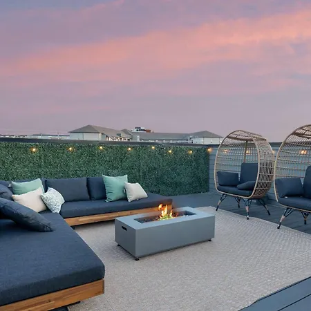 The Aster - Rooftop Patio 2 Miles To Broadway *