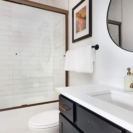 Holiday home The Aster - Rooftop Patio 2 Miles To Broadway *