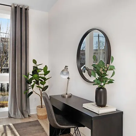 The Camellia - Rooftop Patio & Dog Friendly! Nashville