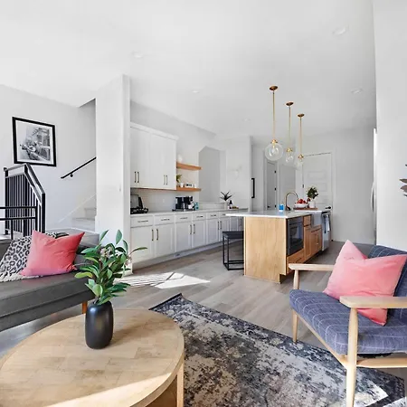 The Camellia - Rooftop Patio & Dog Friendly! * Nashville