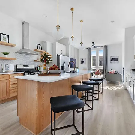 The Camellia - Rooftop Patio & Dog Friendly! Holiday home Nashville