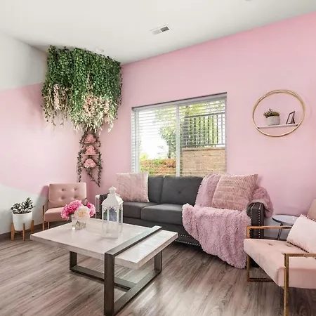Apartment 4br Condo, Sleeps 13 - Free Parking Nashville