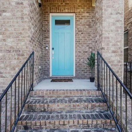 Downtown Luxury, Sleeps 6 At Downtown Nashville