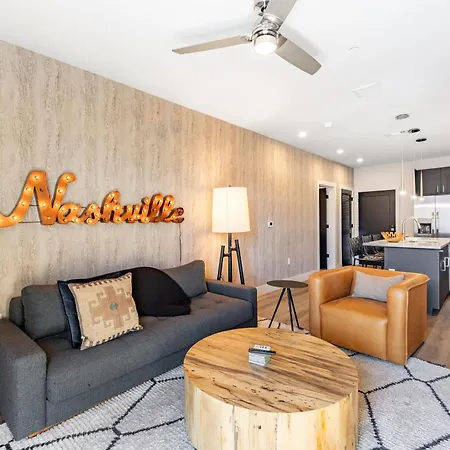 Prime Walkable Midtown Location Pool Gym Outlaws Den By Avantstay * Nashville