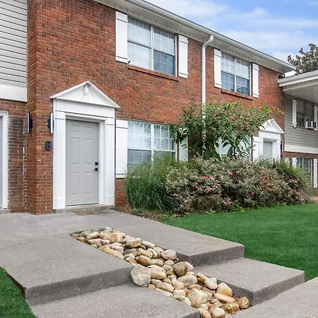 Brentwood U5 I Cozy & Comfy I 2bd I Free Parking Apartment