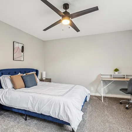 Brentwood U9 I Cozy & Comfy I 2bd I Free Parking Apartment