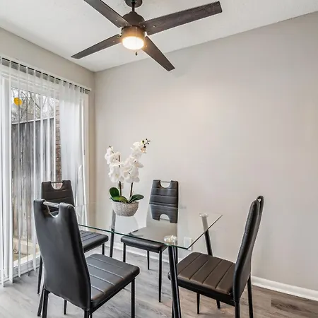 Brentwood U9 I Cozy & Comfy I 2bd I Free Parking Apartment