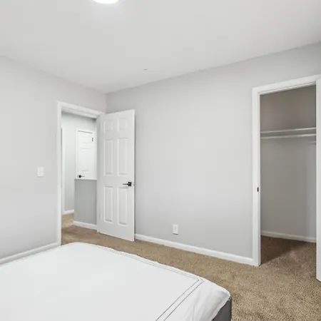 Brentwood U11 I Cozy & Comfy I 2bd I Free Parking