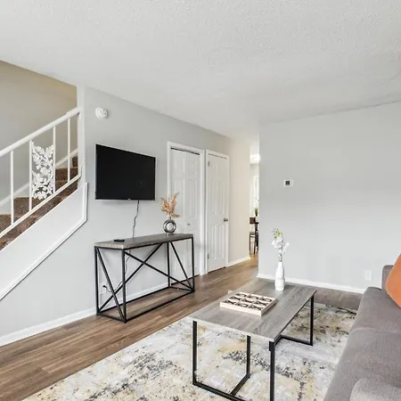 Apartment Brentwood U10 I Cozy & Comfy I 2bd I Free Parking