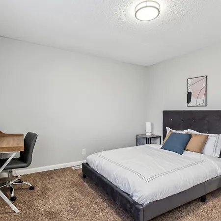 Brentwood U10 I Cozy & Comfy I 2bd I Free Parking