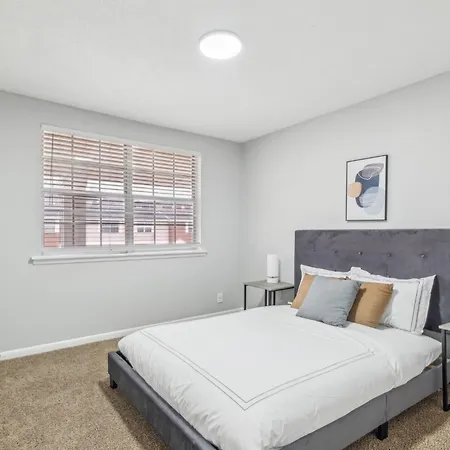 Brentwood U11 I Cozy & Comfy I 2bd I Free Parking Apartment *
